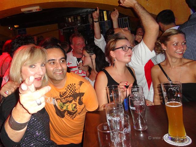 2015 Wiesn Anstich 039.jpg - Eine sehr angenehme Runde